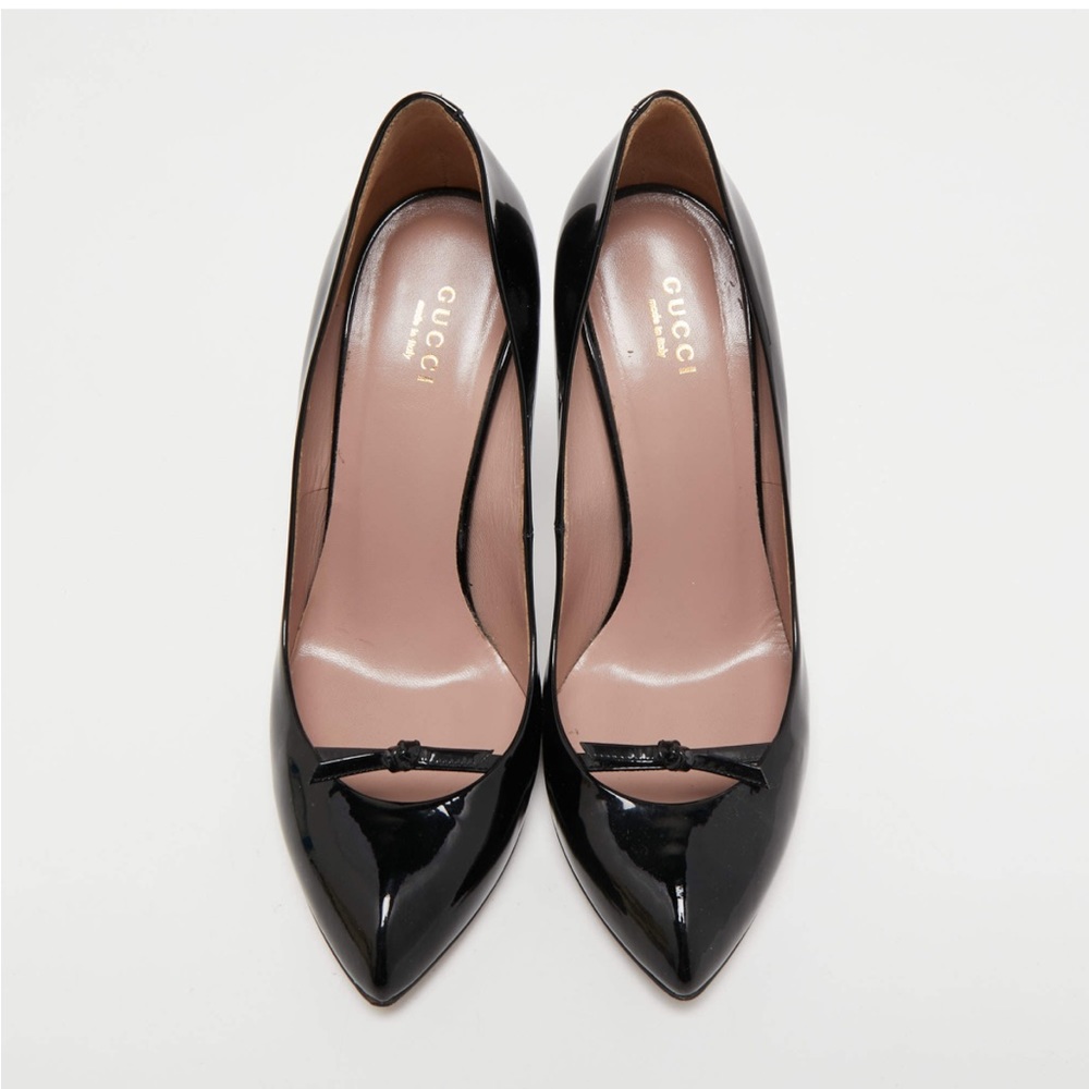 Gucci patent black heels size 39